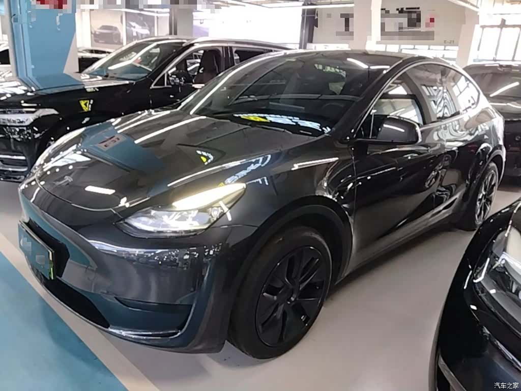 Tesla Model Y, 2024 1