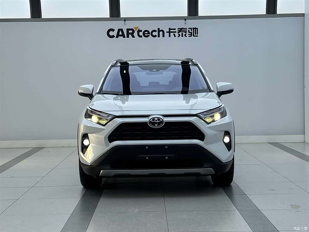 Toyota RAV4, 2024 2