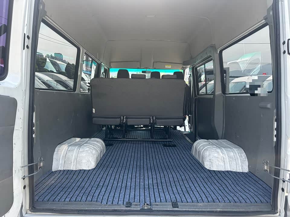Iveco proud