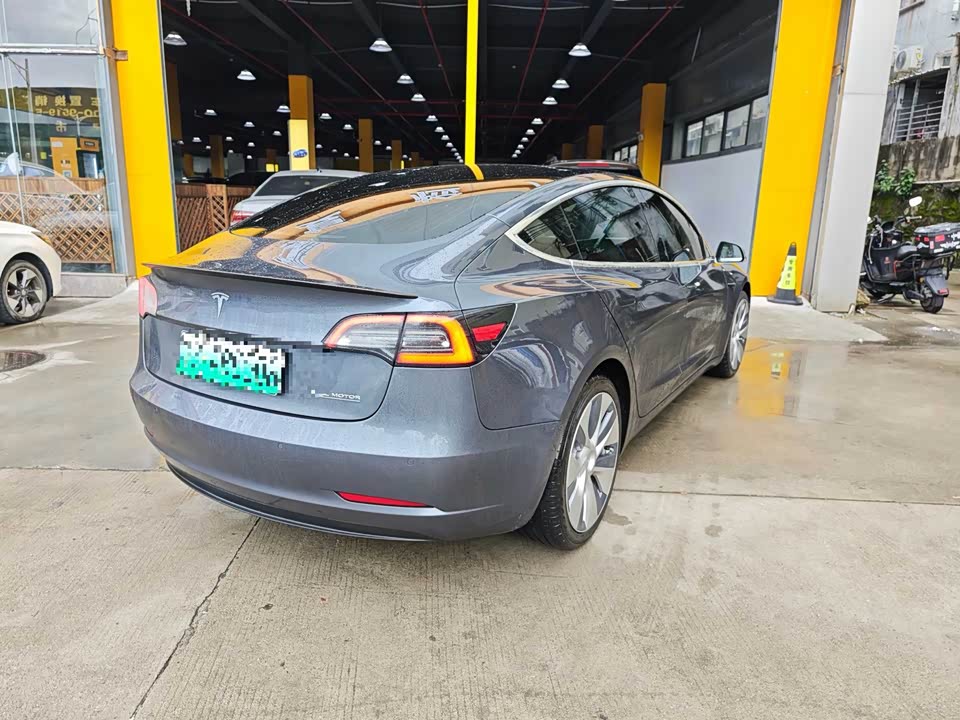 Tesla Model 3 Tesla Model 3