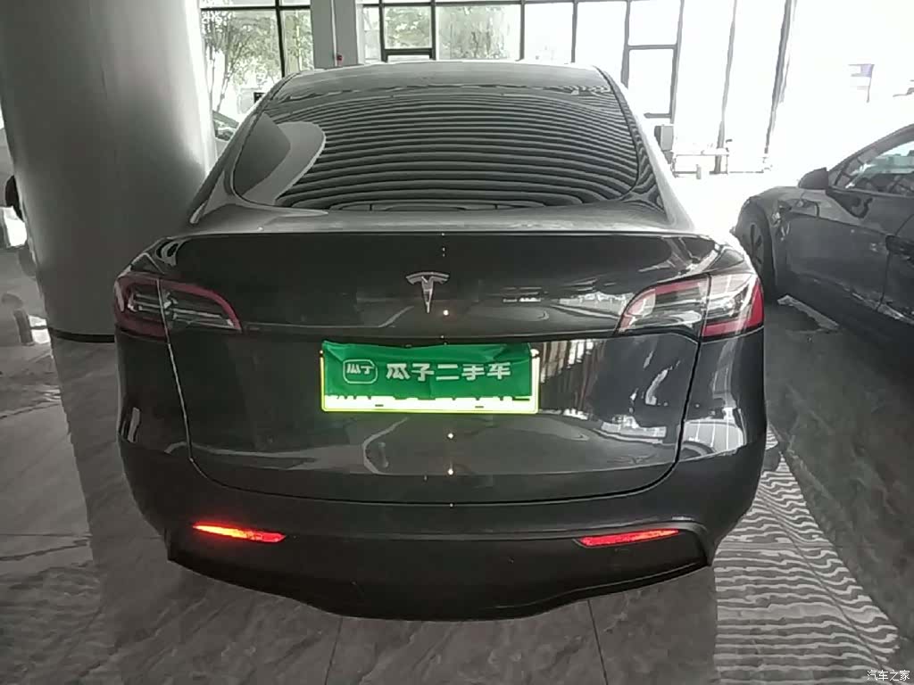 Tesla Model Y, 2024 6