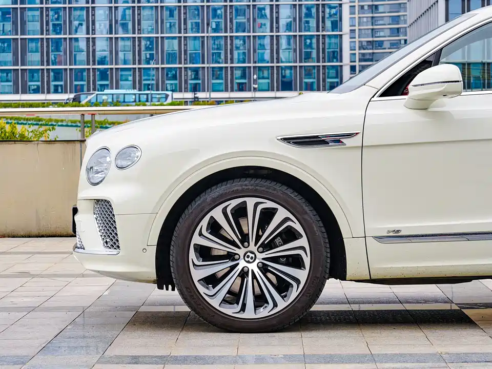 Bentley Tim Yue