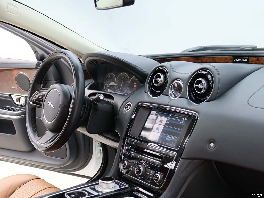 Jaguar XJ, 2014 13