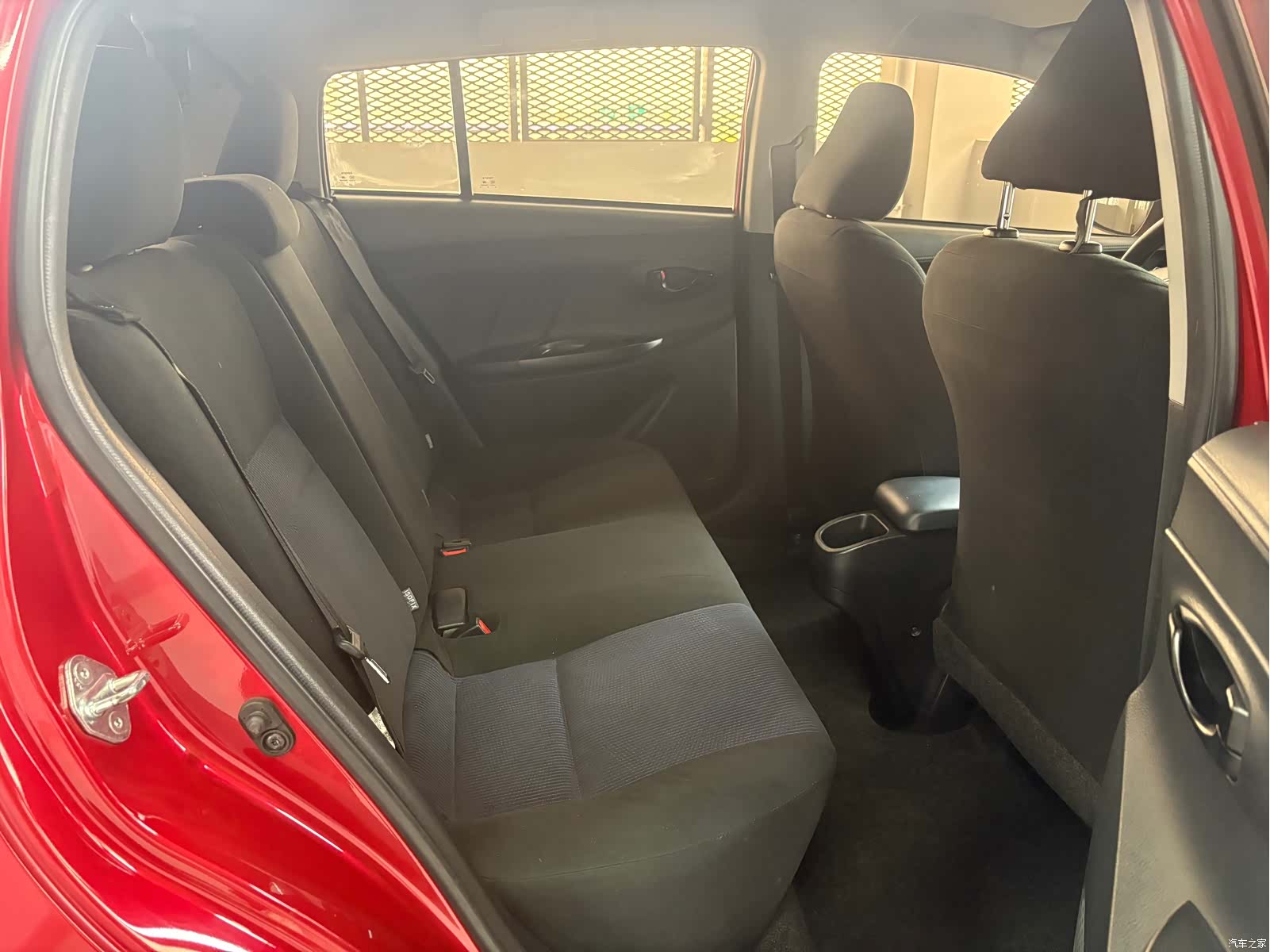 Toyota YARiS L, 2017 15