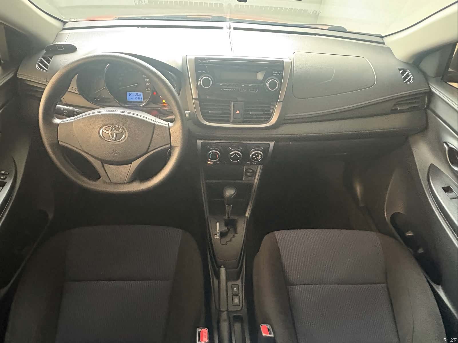 Toyota YARiS L, 2017 8
