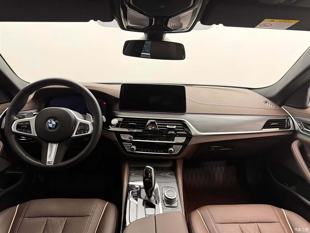 BMW 5 Series, 2022 11