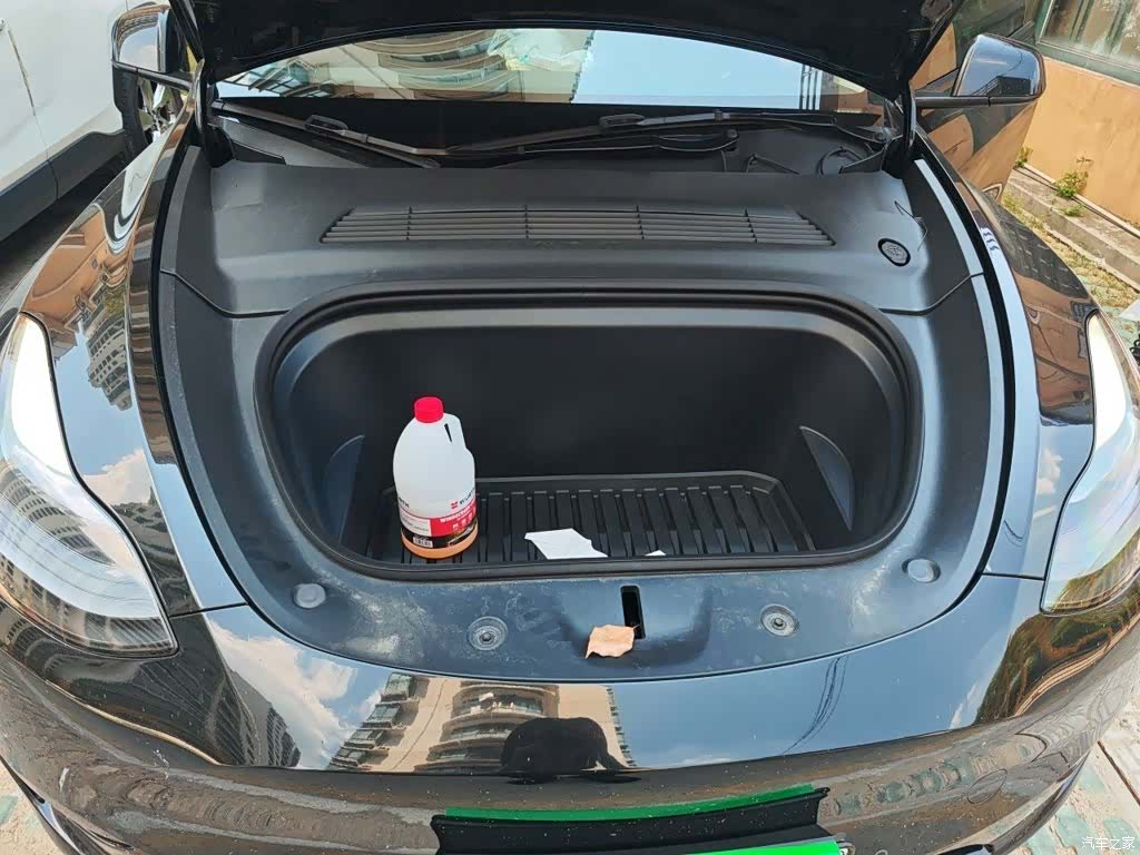 Tesla Model Y, 2023 16