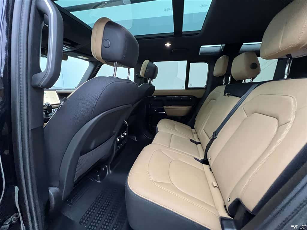 Land Rover Defender, 2025 23