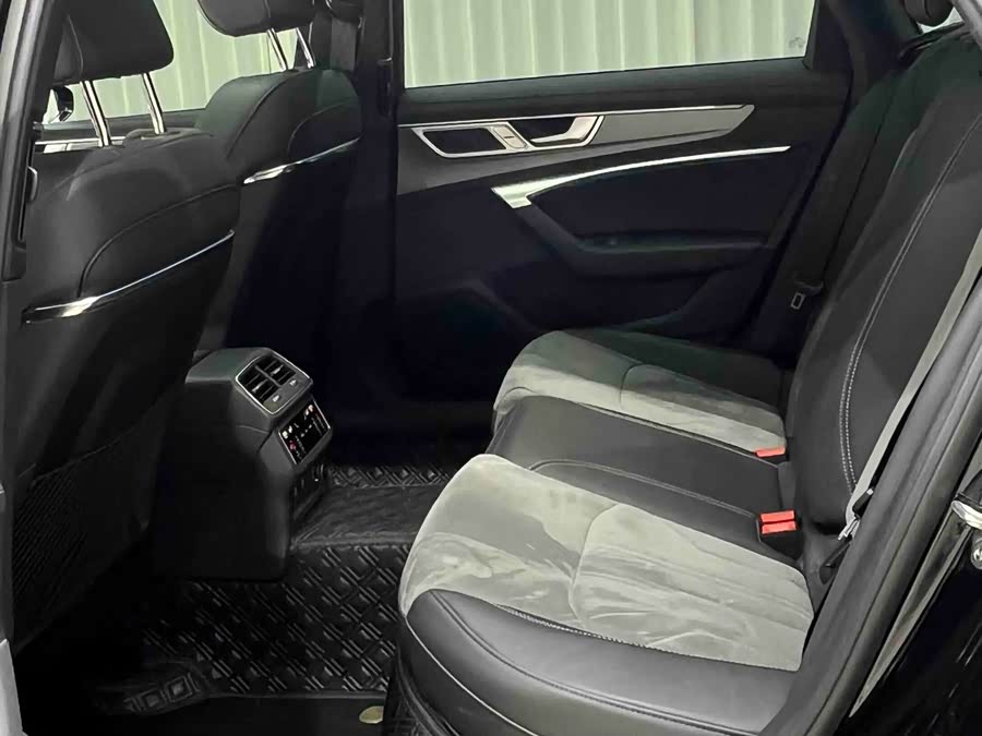 Audi A6L 2023, фото 11