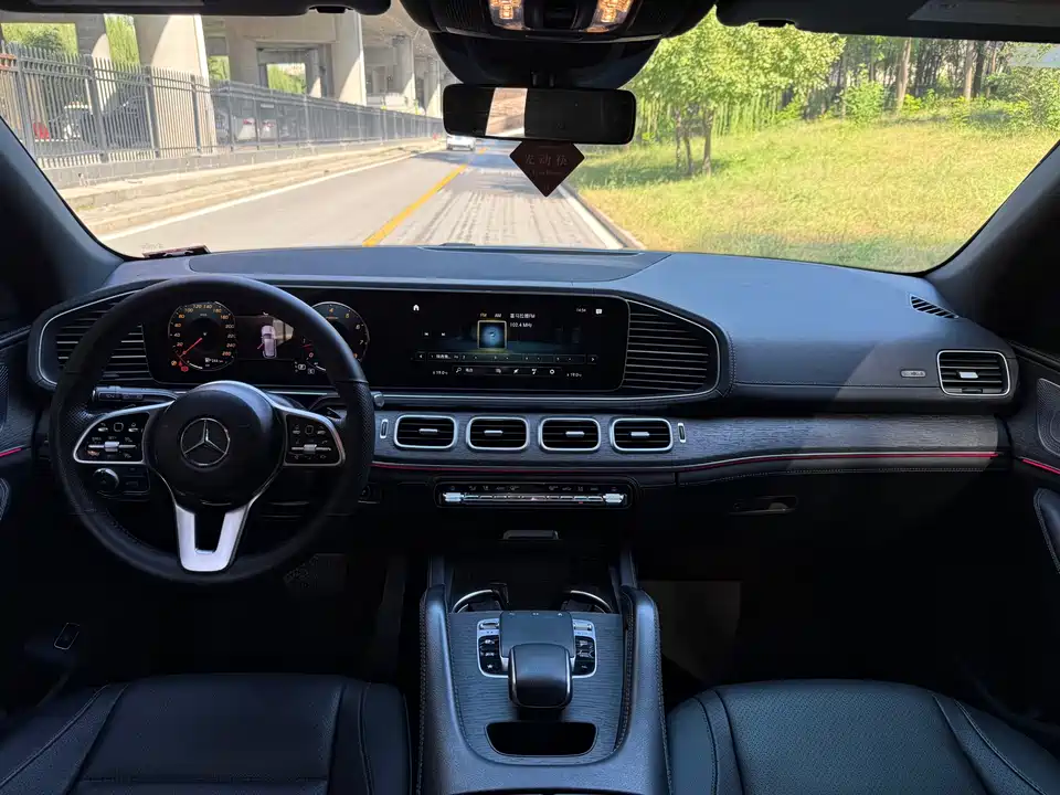 Mercedes-Benz GLE Mercedes-Benz GLE
