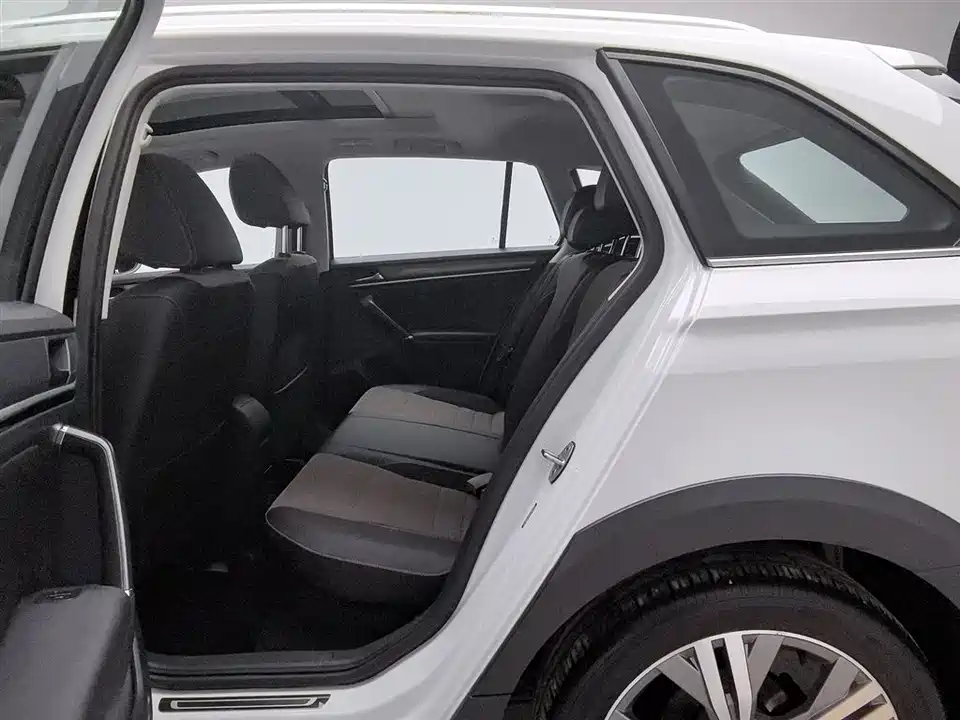 Volkswagen C-TREK Wei Collar