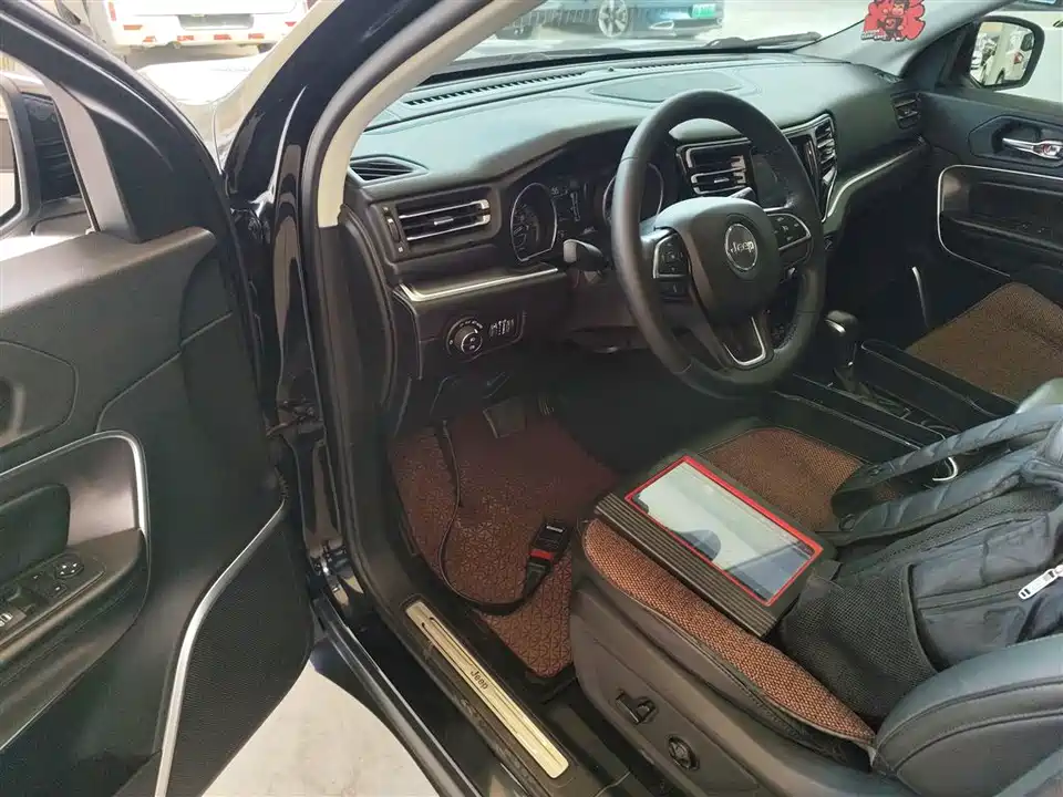 Jeep Grand Commander