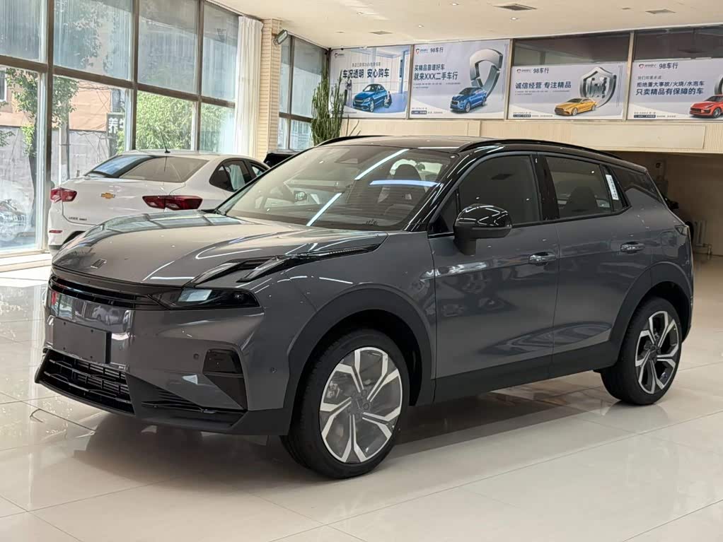 Lynk & Co 06