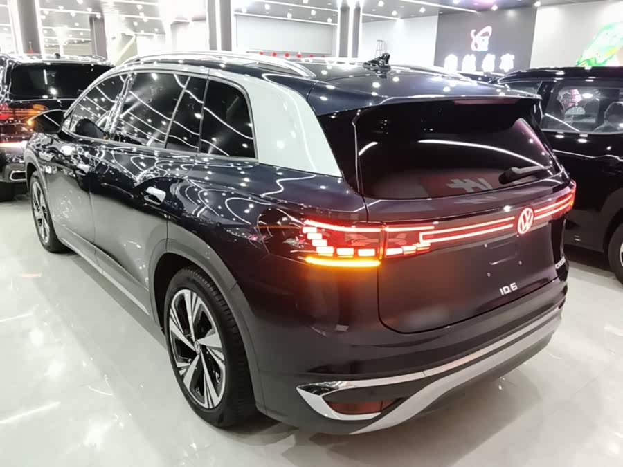 Volkswagen ID.6 CROZZ 2022, фото 5