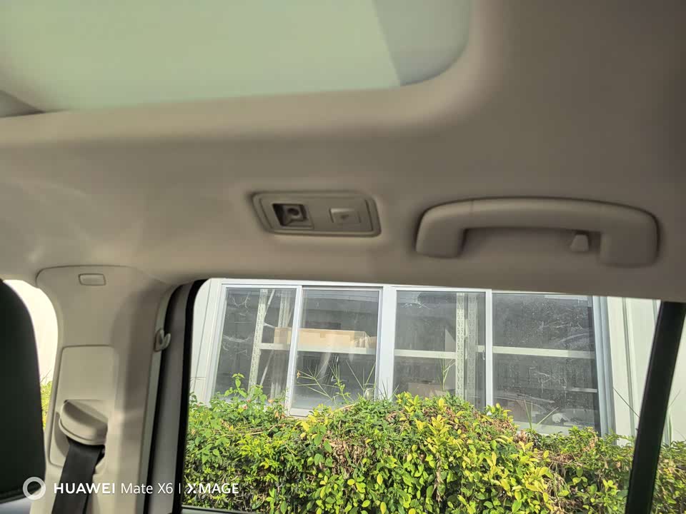 Volkswagen T-ROC exploring Songs