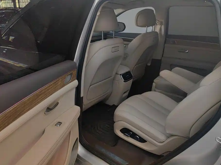 AITO Ask the world M7