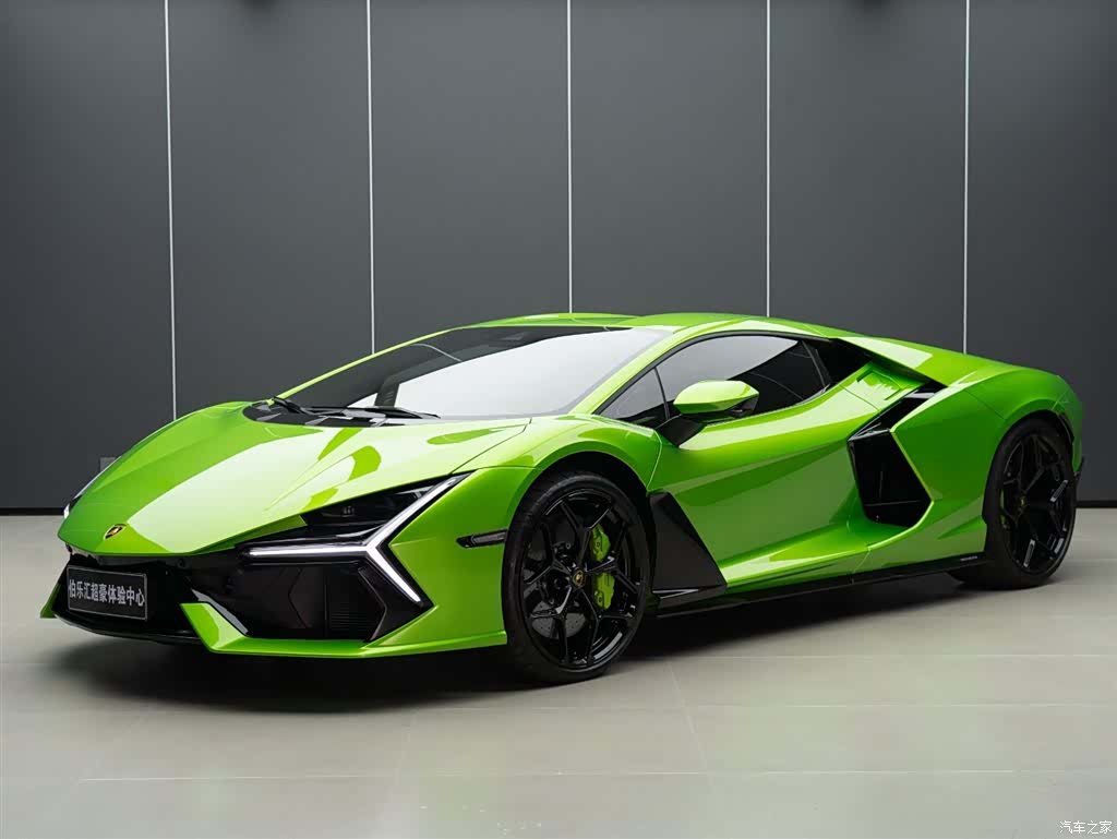 Lamborghini Revuelto