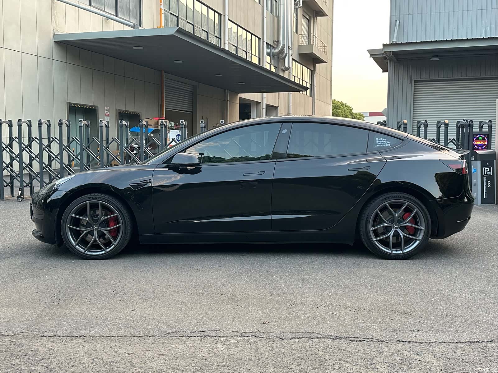 Tesla Model 3, 2022 21