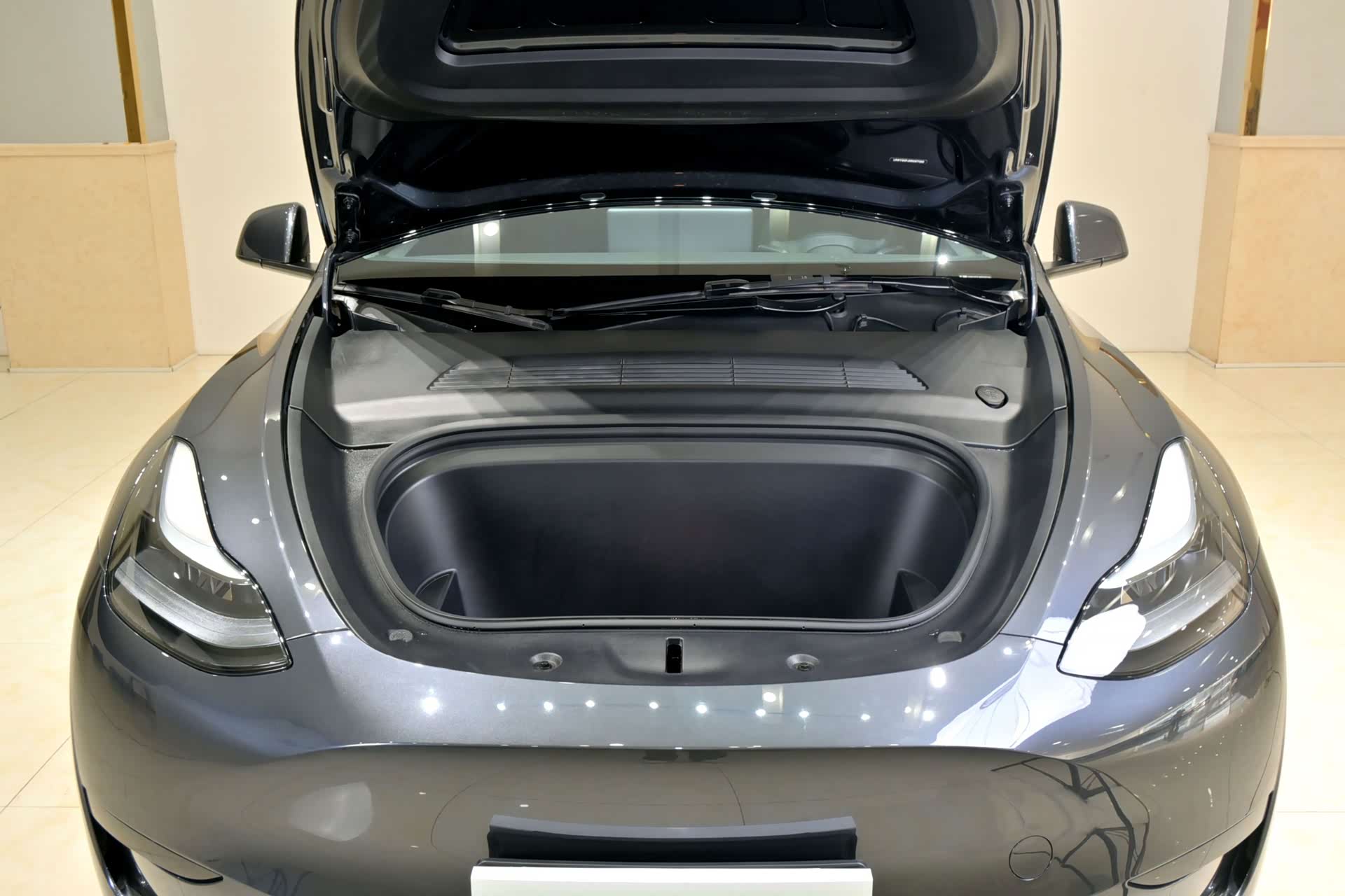 Tesla Model Y, 2024 11