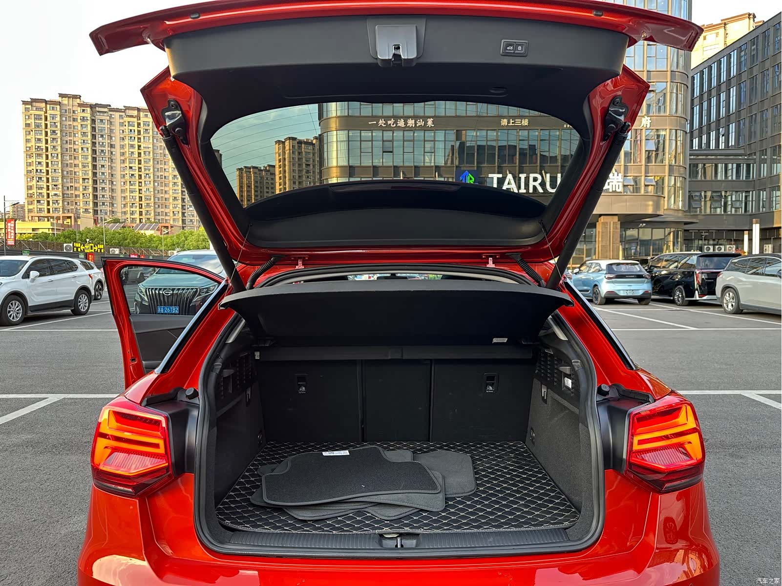 Audi Q2L, 2021 15