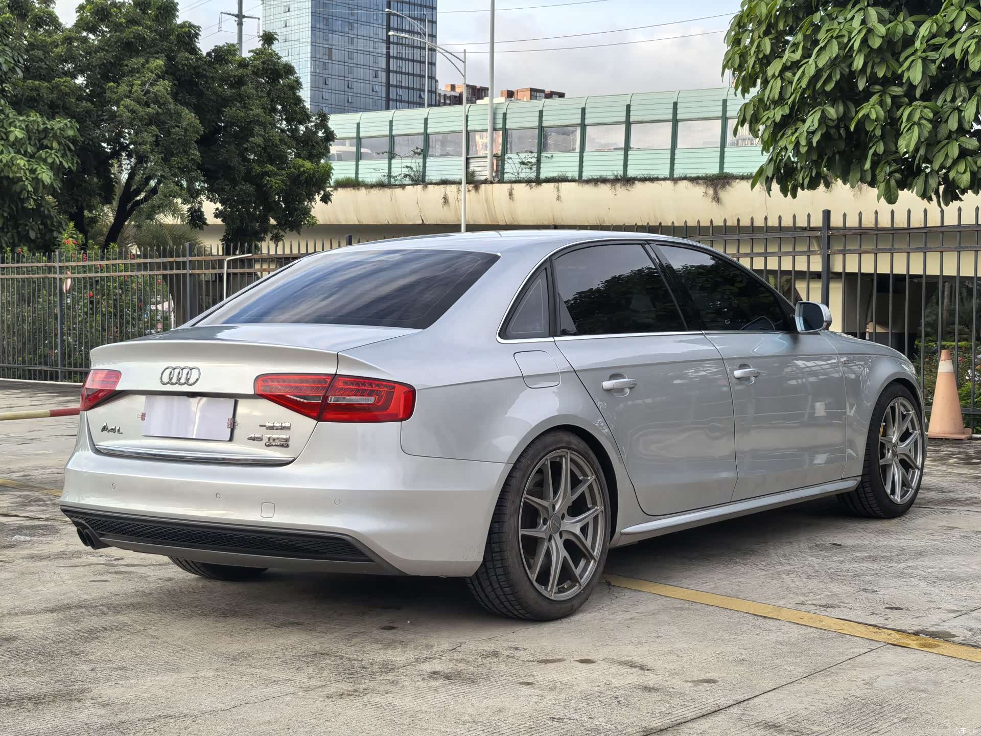 Audi A4L, 2016 7