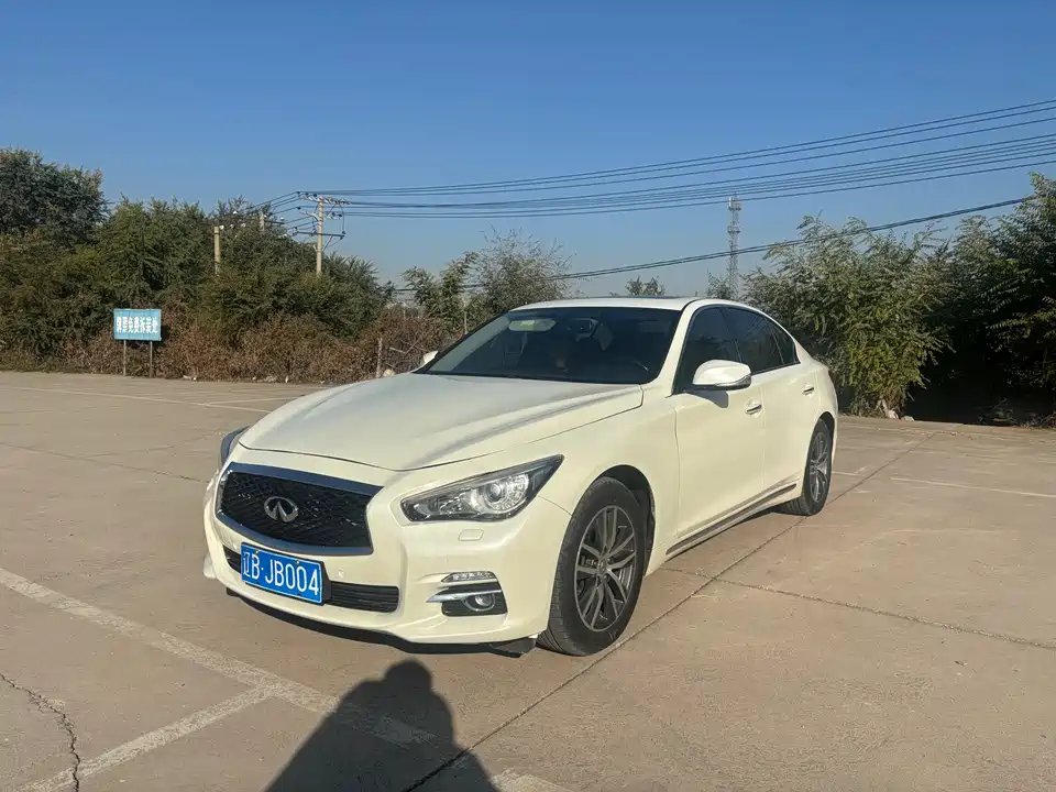Infiniti Q50L