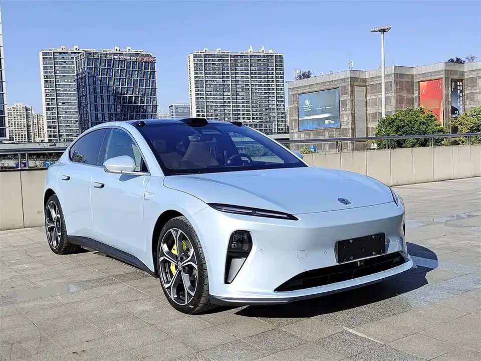 NIO ET5