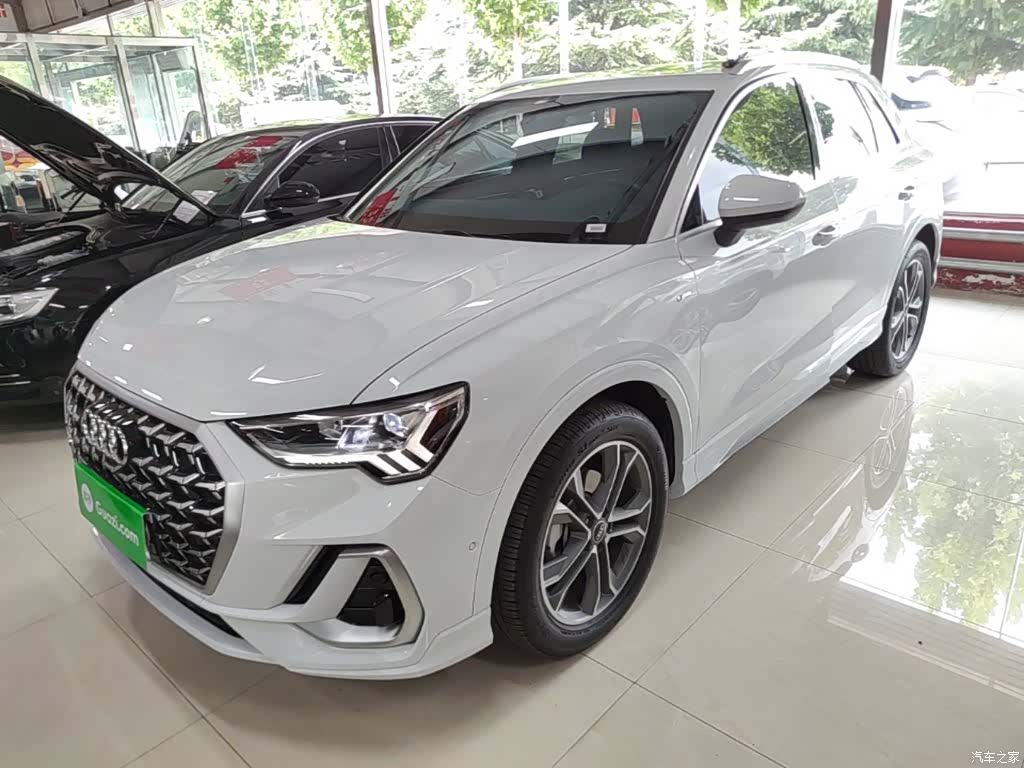Audi Q3, 2025 1