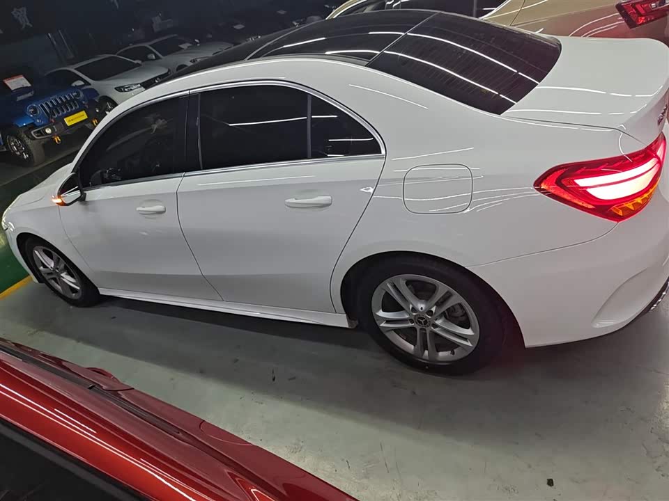 Mercedes-Benz Class A Mercedes-Benz Class A