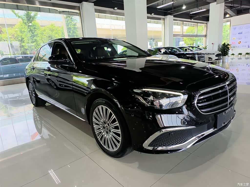 Mercedes-Benz E-Class, 2023 4