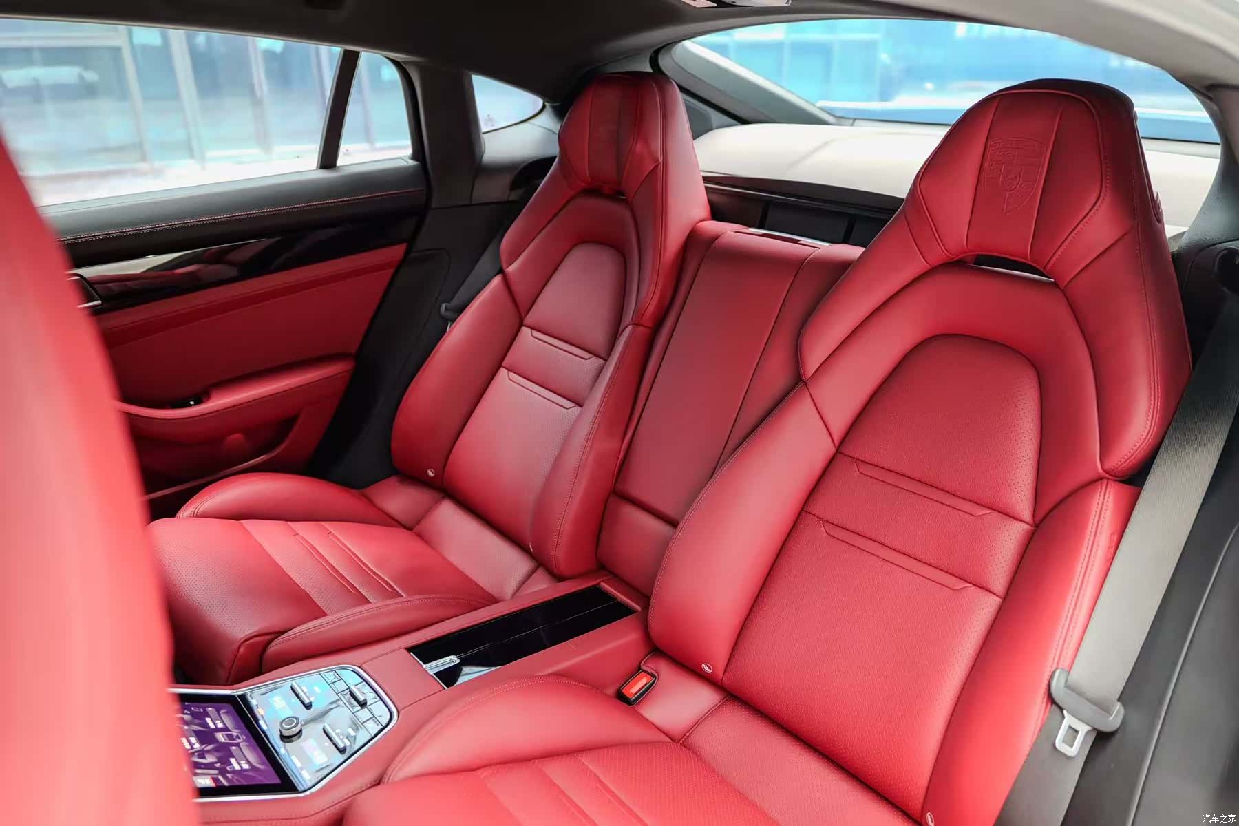 Porsche Panamera, 2022 2
