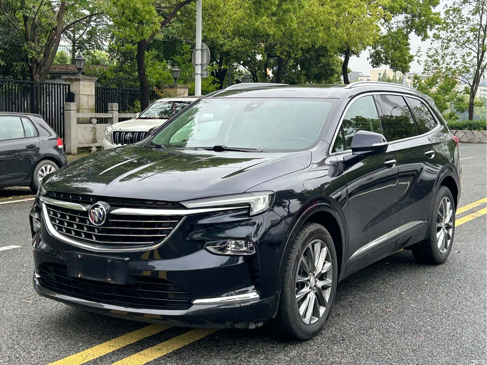 Buick Enclave, 2021 1