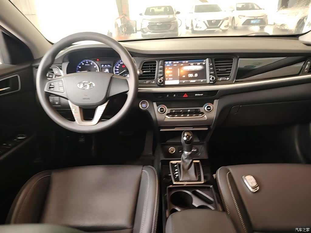 Hyundai GLS, 2017 10