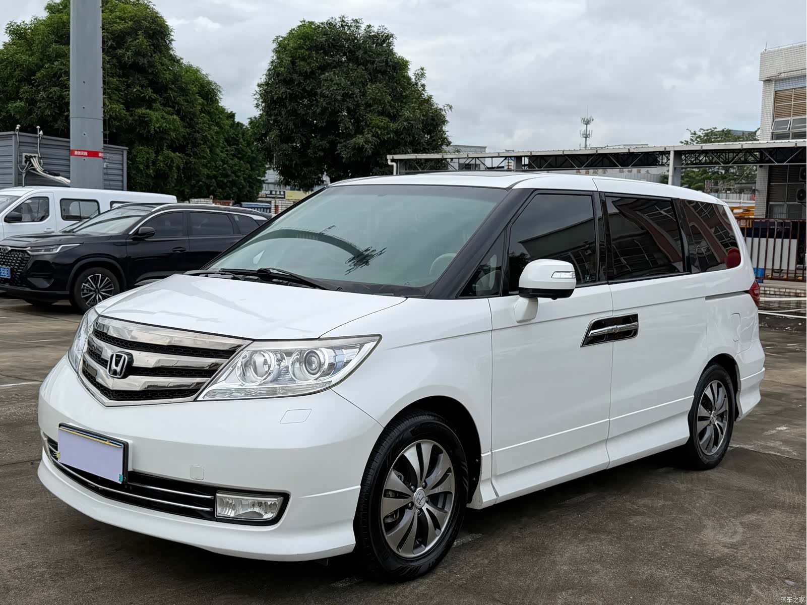 Honda Elysion, 2015 1