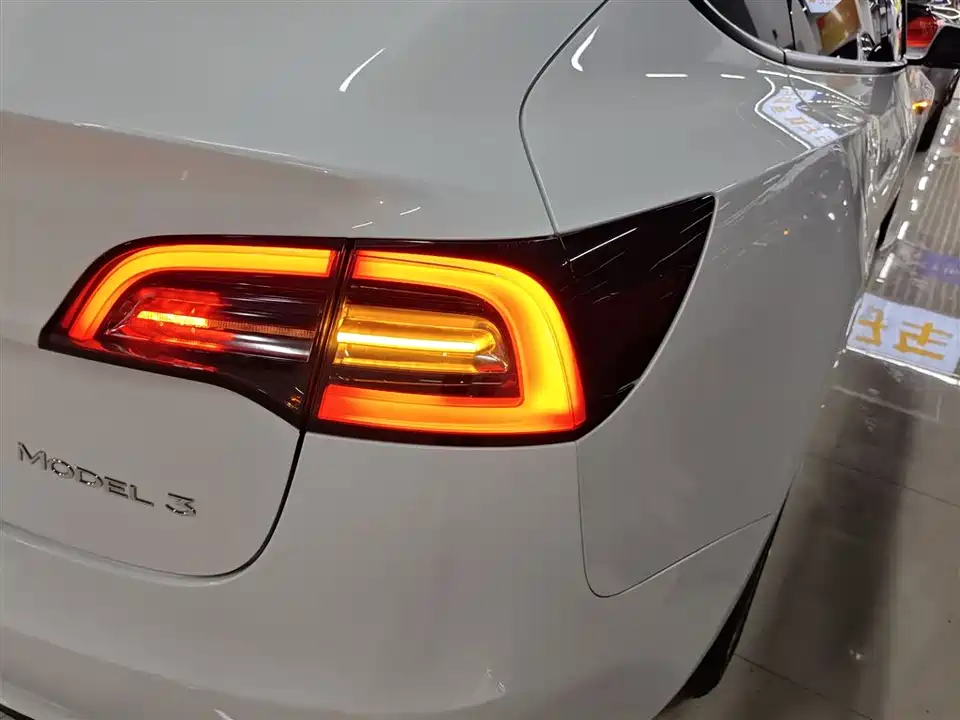 Tesla Model 3 Tesla Model 3