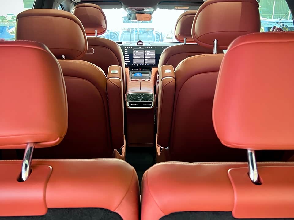 AITO Ask the world M8