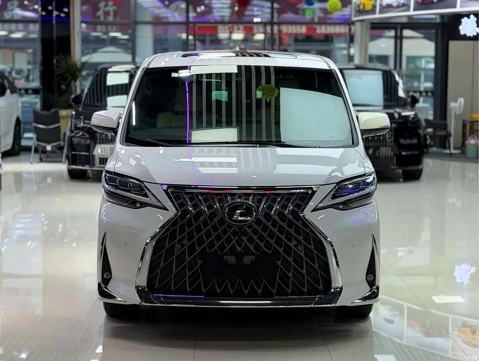 Lexus LM, 2021 2