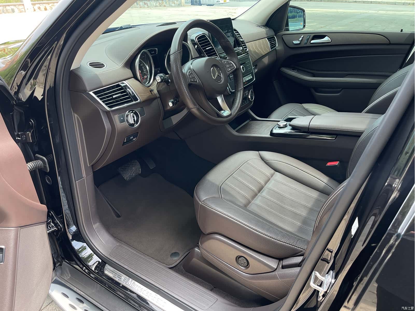 Mercedes-Benz GLE, 2018 3