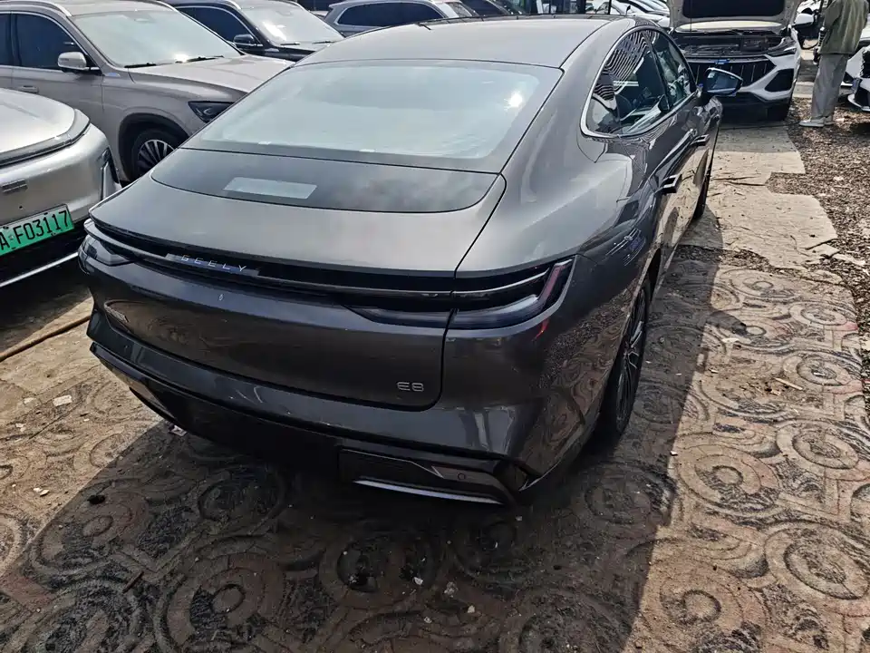 Geely Galaxy Galaxy E8