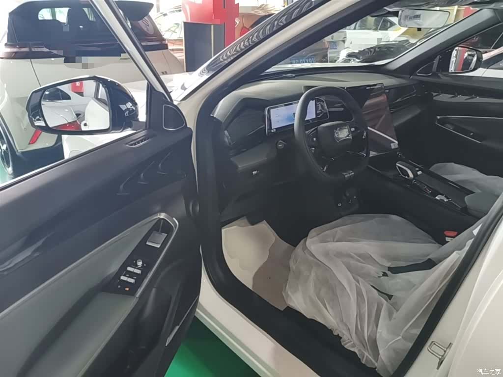 Geely Boyue, 2026 16