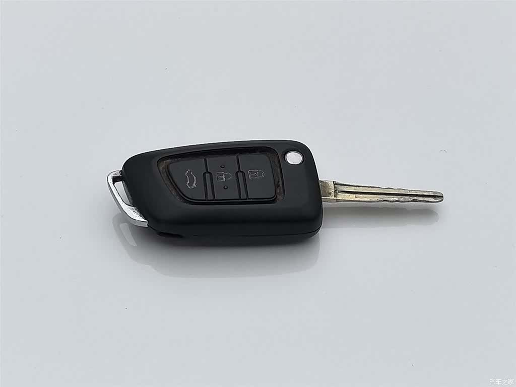 DongFeng AX7, 2015 19