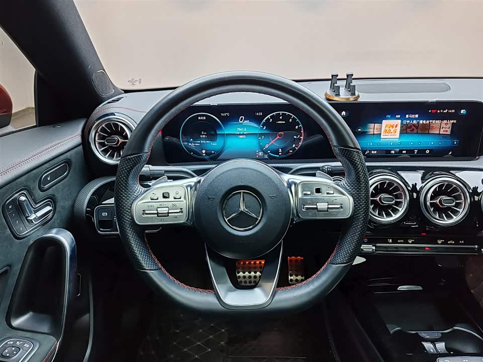 Mercedes-Benz CLA