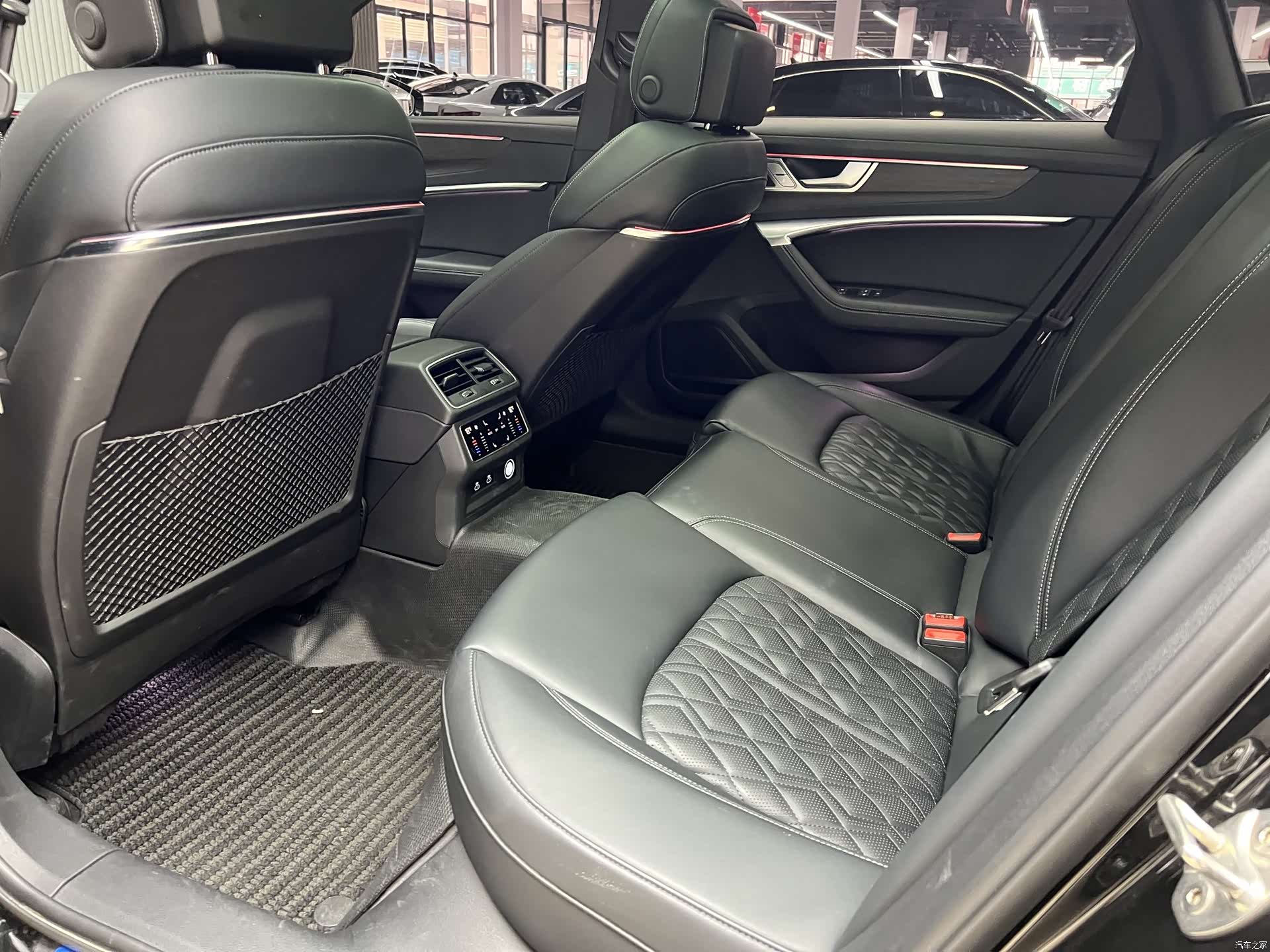 Audi A6L, 2025 10