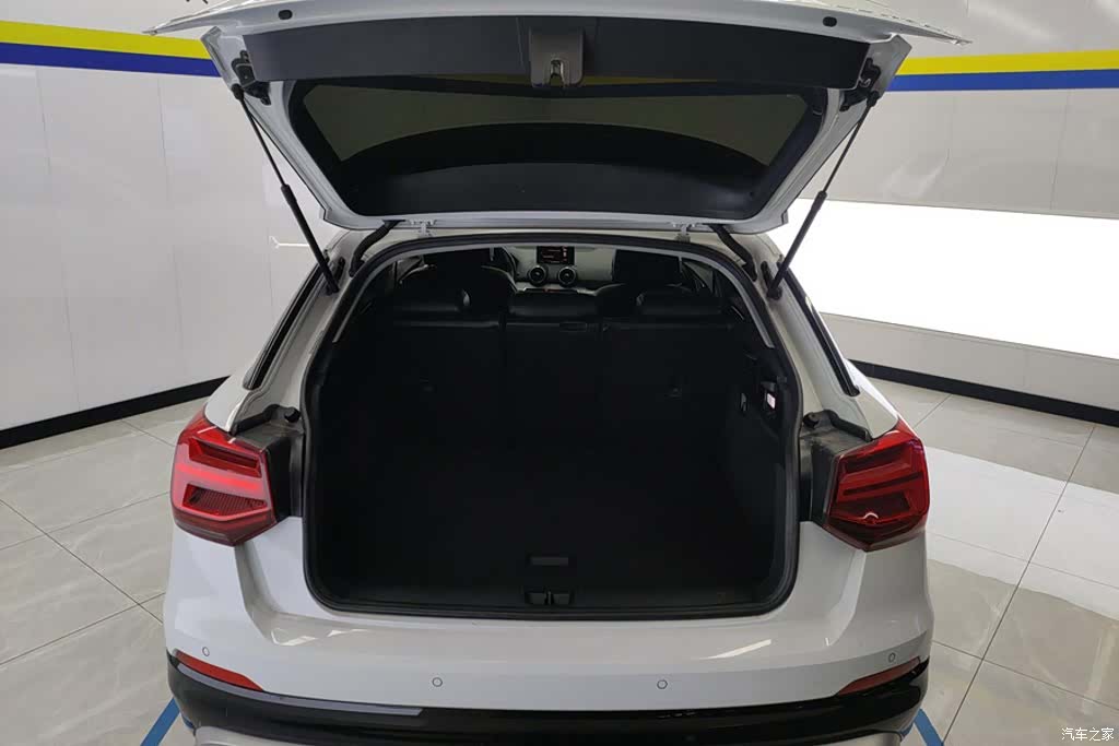 Audi Q2L, 2021 4