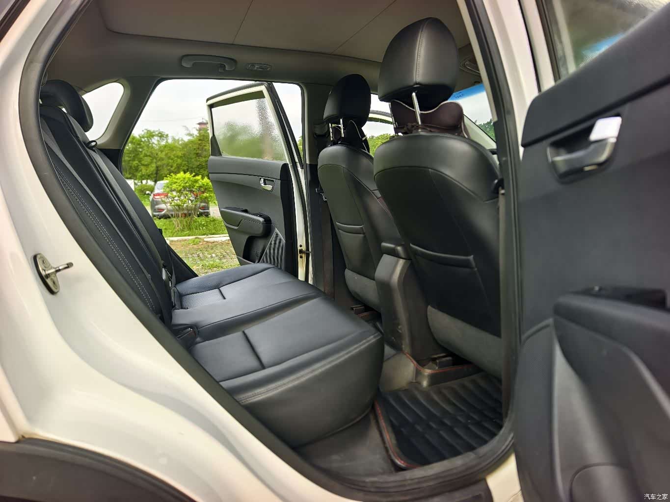 Kia KX3, 2015 10