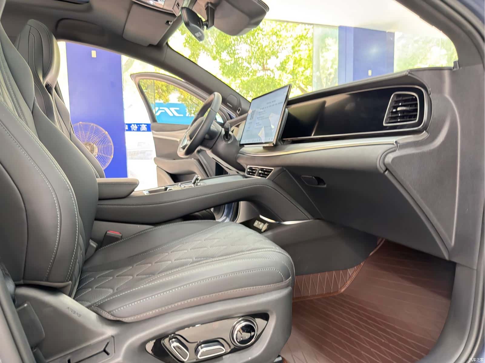 BYD HiAce, 2025 13