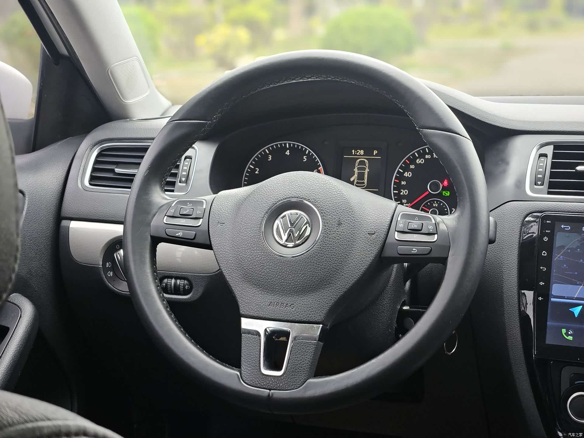 Volkswagen Sagitar, 2012 все фото