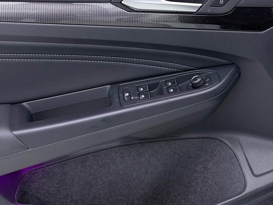 Volkswagen Golf 2024, фото 12
