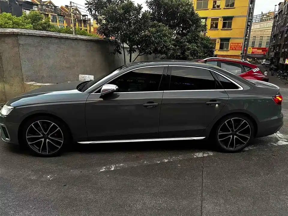 Audi S4