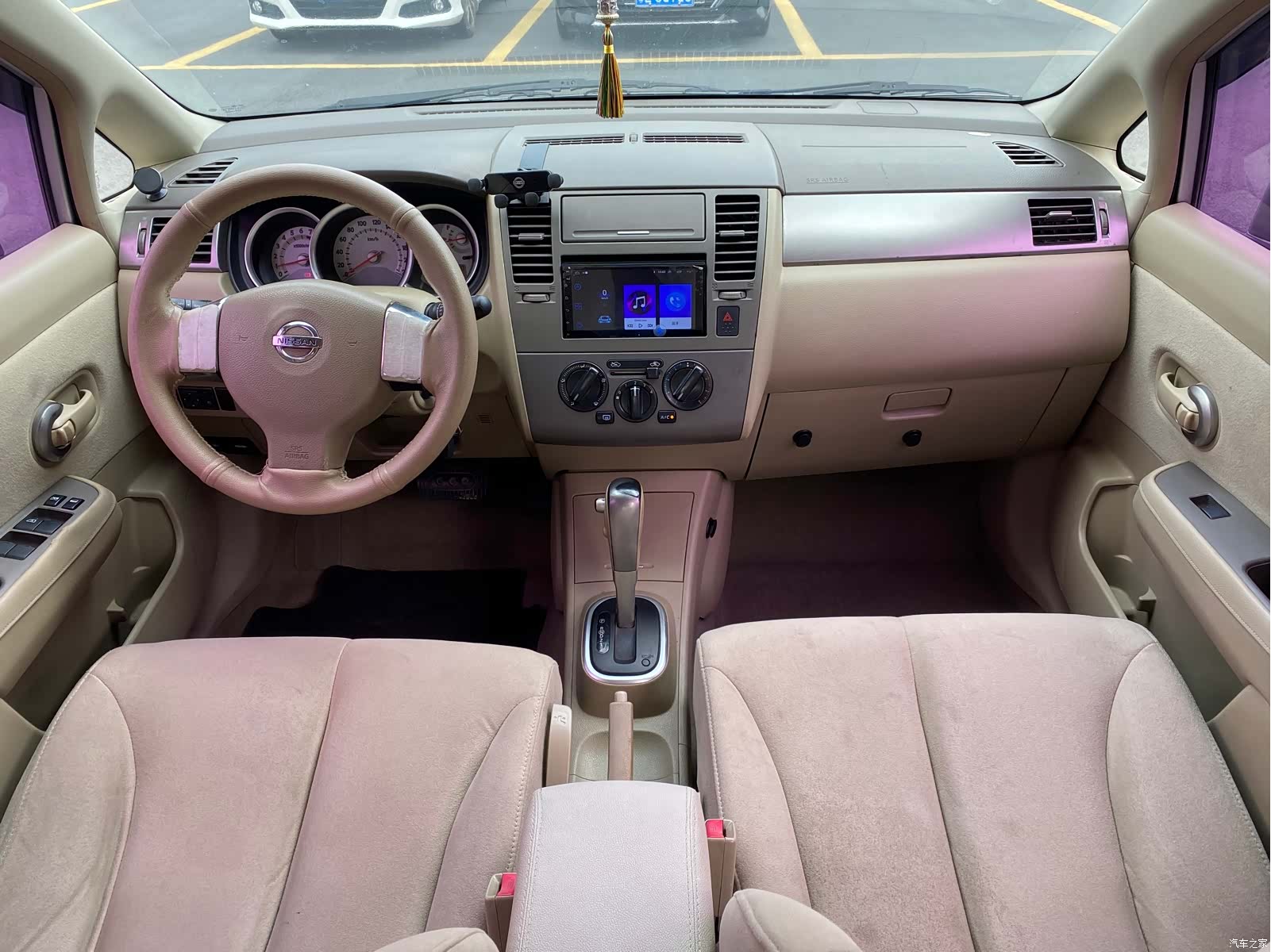 Nissan Tiida, 2011 14